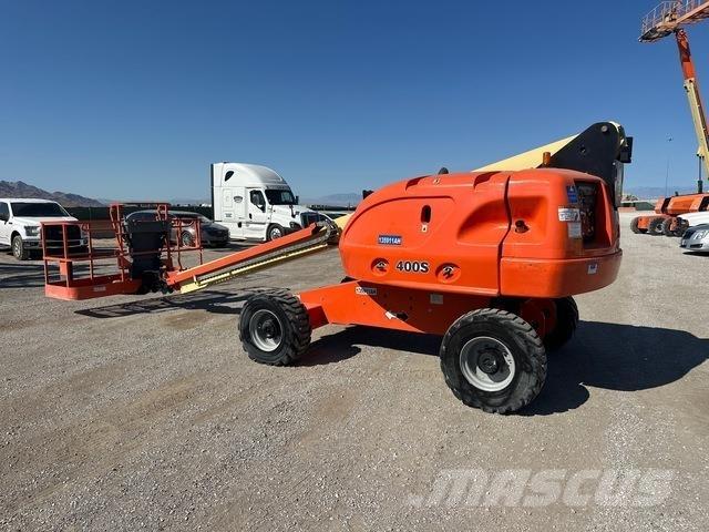 JLG 400S Teleskopske dvižne ploščadi