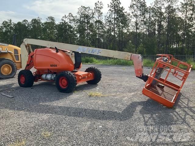 JLG 600A Zglobne dvižne ploščadi