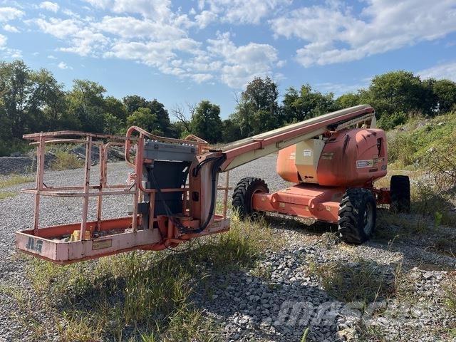 JLG 600A Zglobne dvižne ploščadi