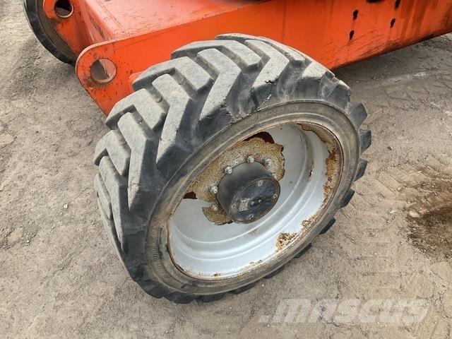 JLG 600AJ Zglobne dvižne ploščadi
