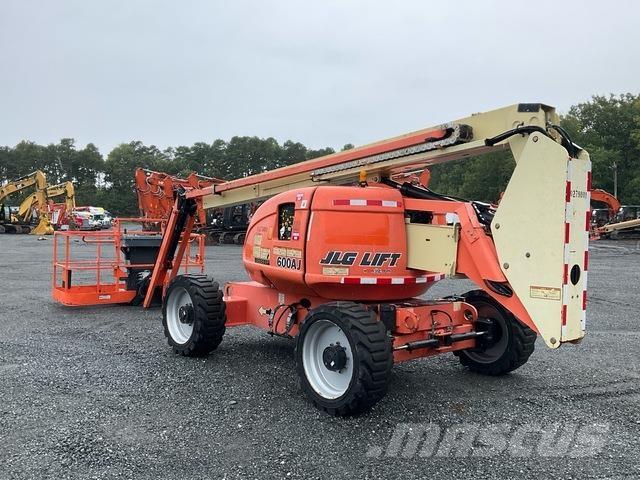 JLG 600AJ Zglobne dvižne ploščadi