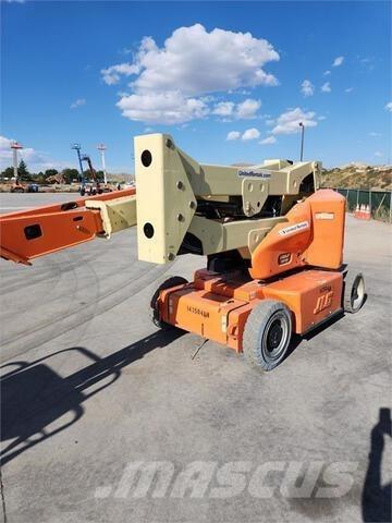 JLG E400AJP Zglobne dvižne ploščadi