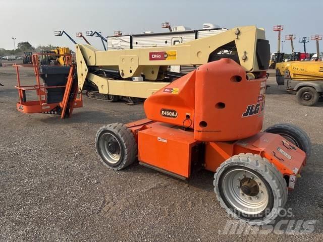 JLG E450AJ Zglobne dvižne ploščadi
