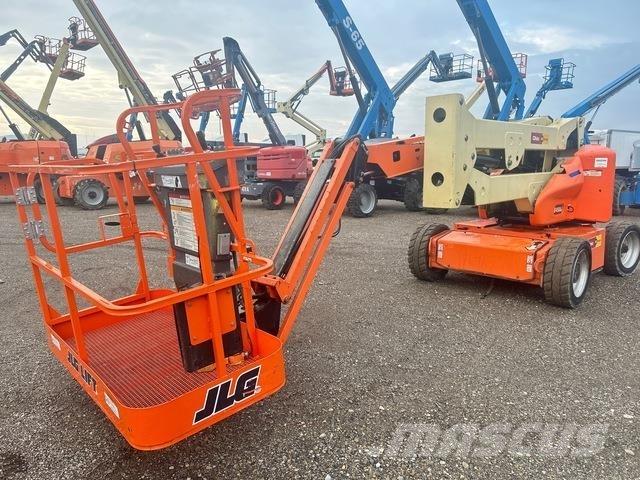 JLG E450AJ Zglobne dvižne ploščadi