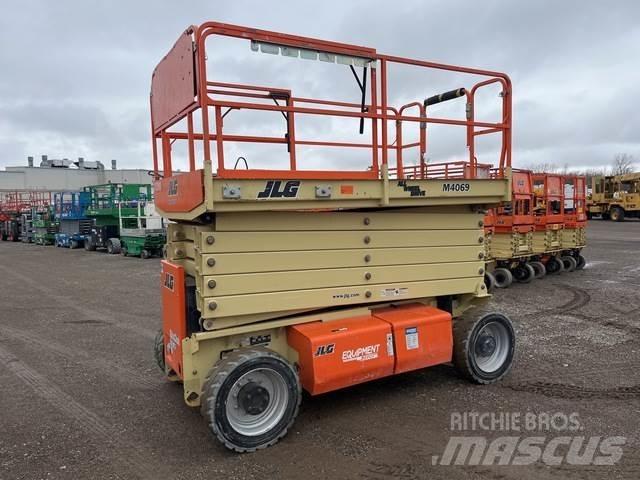 JLG M4069 Škarjaste dvižne ploščadi