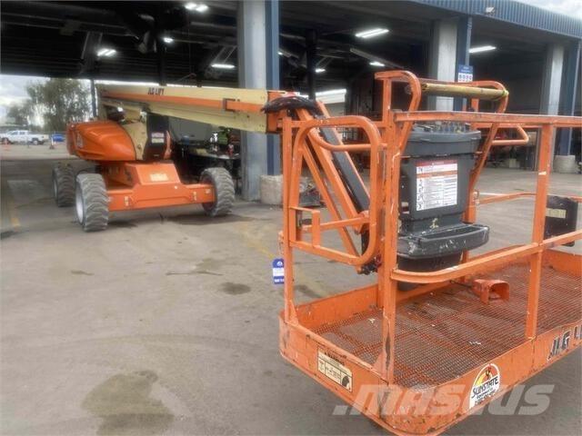 JLG M600J Zglobne dvižne ploščadi