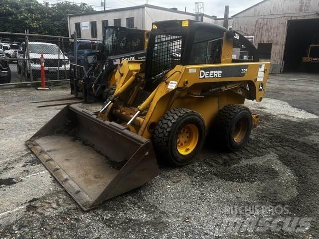 John Deere 325 Skid steer mini nakladalci