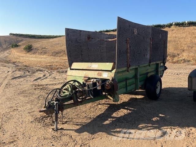 John Deere 450 Trosilniki gnoja