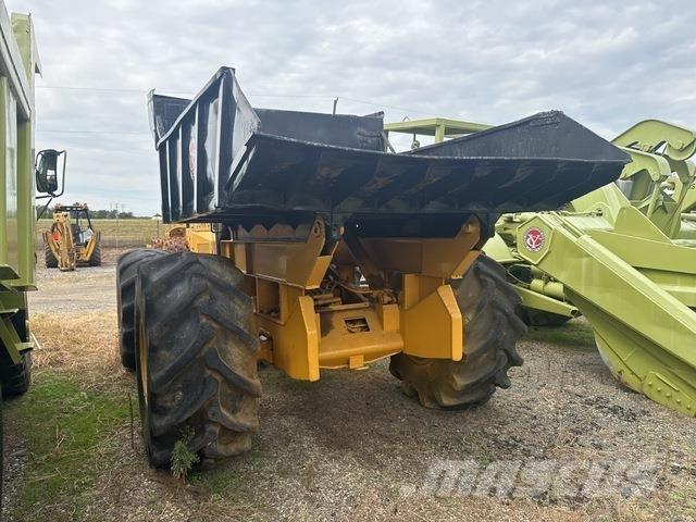 John Deere 640 Skiderji