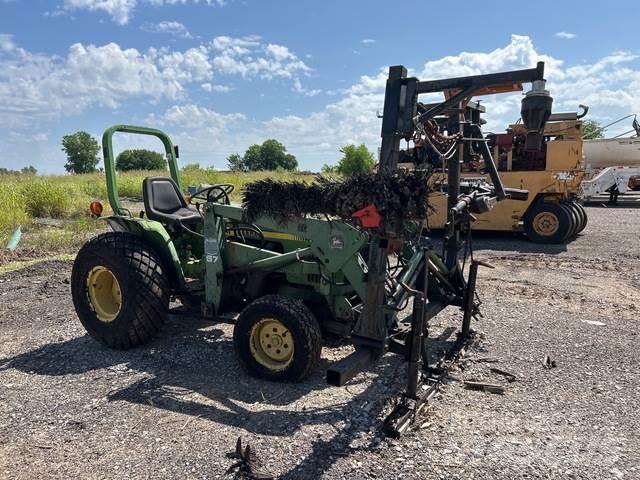 John Deere 750 Manjši traktorji