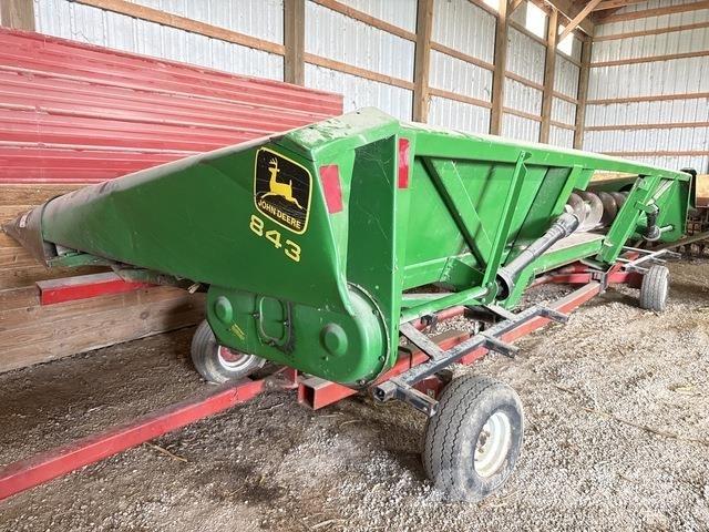 John Deere 843 Ostali priključki in naprave za pripravo tal