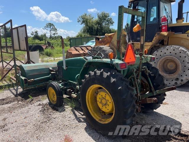 John Deere 970 Stroji za notranje pometanje