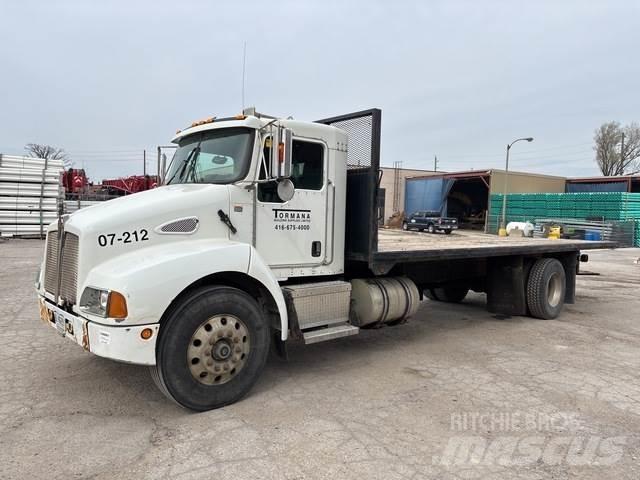 Kenworth T300 Tovornjaki s kesonom/platojem