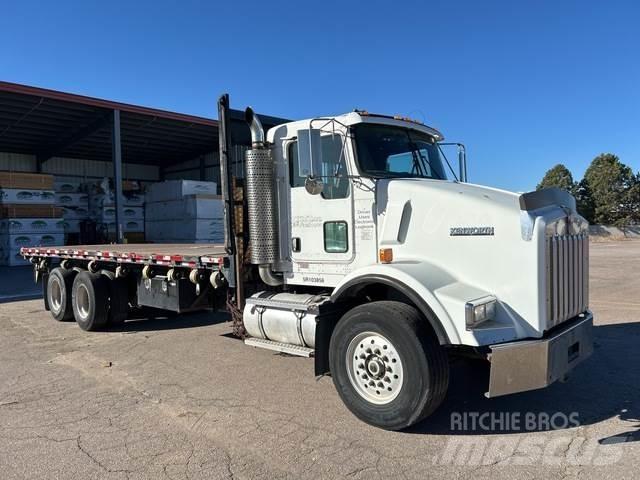 Kenworth T800 Tovornjaki s kesonom/platojem