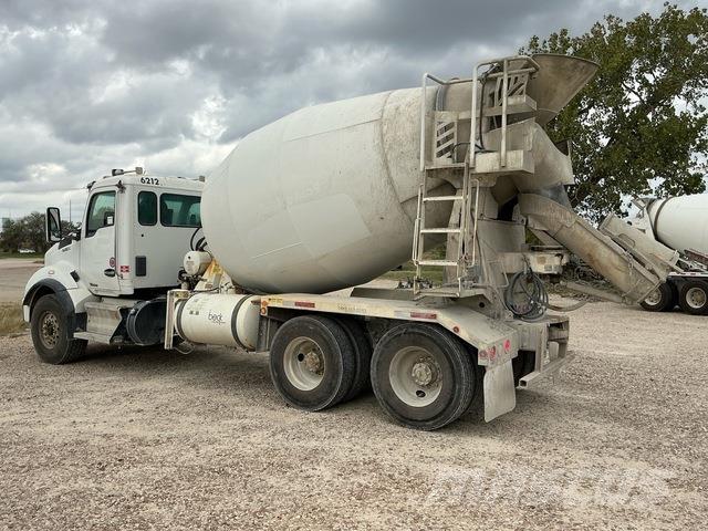 Kenworth T880 Drugi tovornjaki