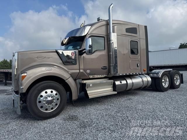 Kenworth W990 Vlačilci
