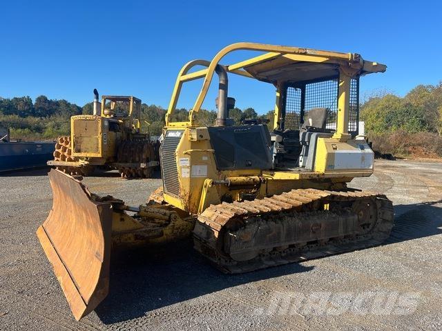 Komatsu  Buldožerji goseničarji