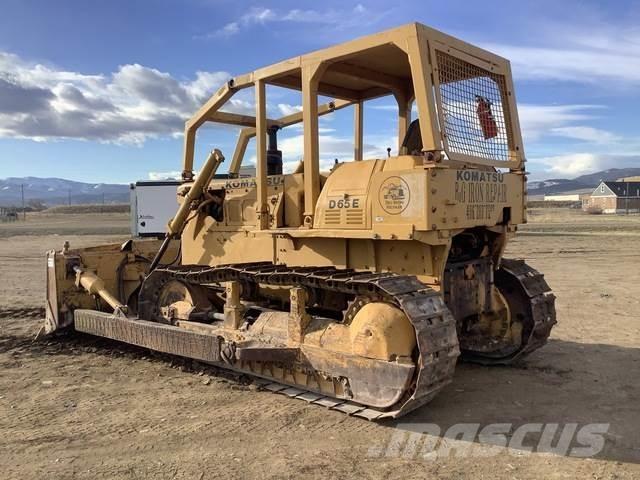 Komatsu D65E-6 Buldožerji goseničarji