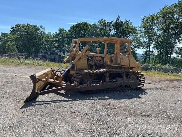 Komatsu D65P-8 Buldožerji goseničarji