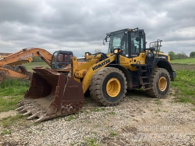 Komatsu WA380 Kolesni nakladalci