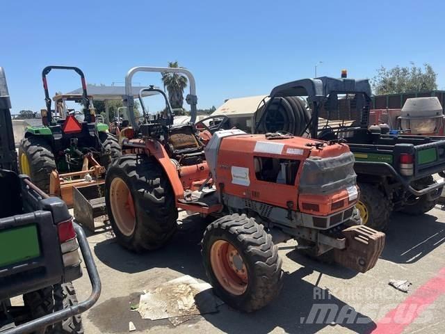 Kubota L3010D Manjši traktorji