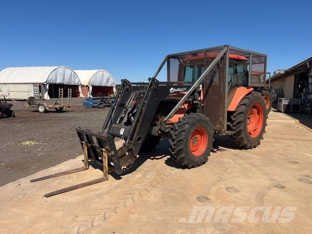 Kubota M125X Traktorji