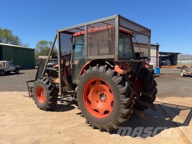 Kubota M125X Traktorji