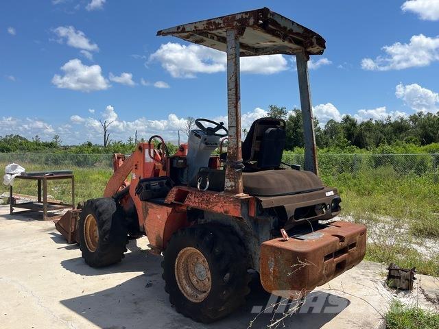 Kubota R420 Kolesni nakladalci