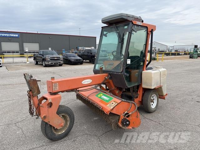 Lay-Mor 8HC Stroji za notranje pometanje