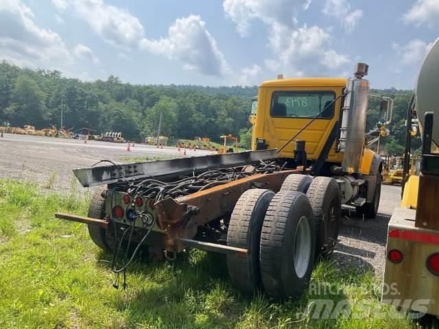 Mack 700 Snežne deske in plugi