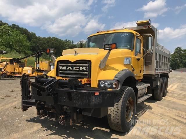 Mack 700 Snežne deske in plugi