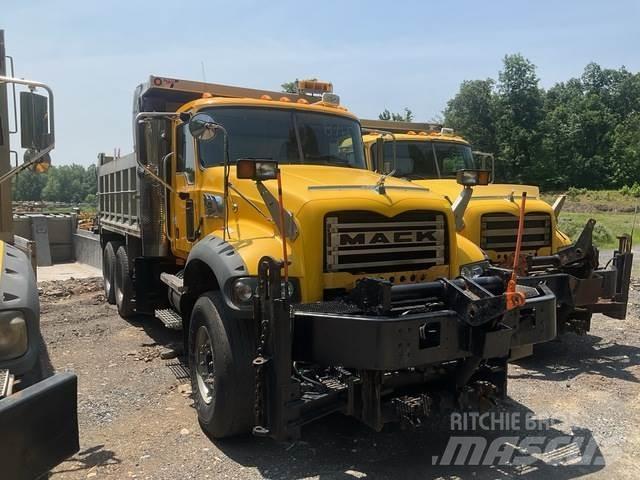 Mack 700 Snežne deske in plugi
