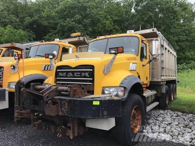Mack 700 Snežne deske in plugi