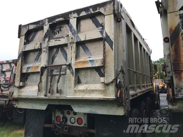 Mack 700 Snežne deske in plugi