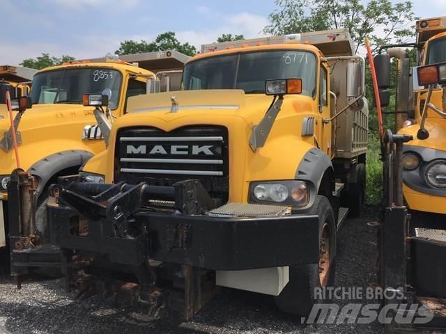 Mack 700 Snežne deske in plugi