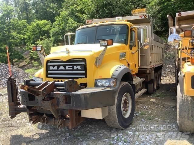 Mack 700 Snežne deske in plugi