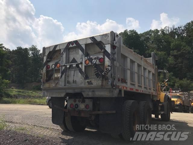 Mack 700 Snežne deske in plugi