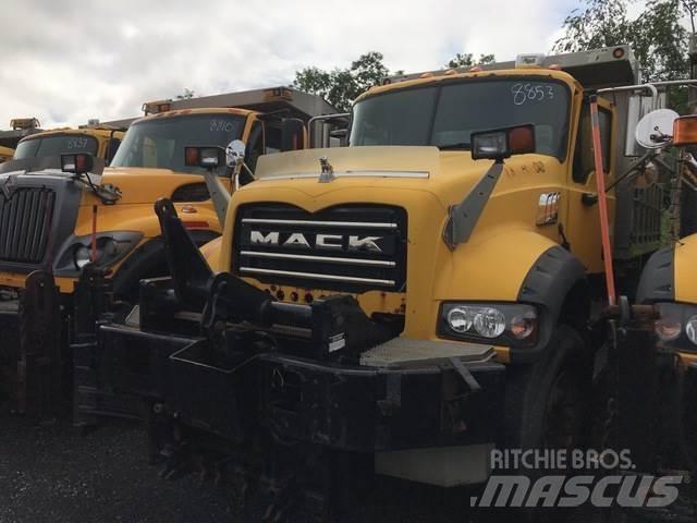 Mack 700 Snežne deske in plugi