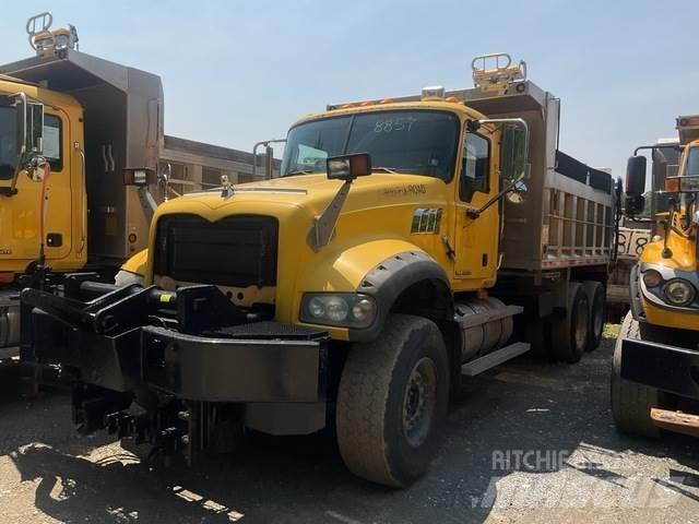 Mack 700 Snežne deske in plugi