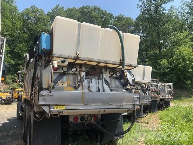 Mack 700 Snežne deske in plugi