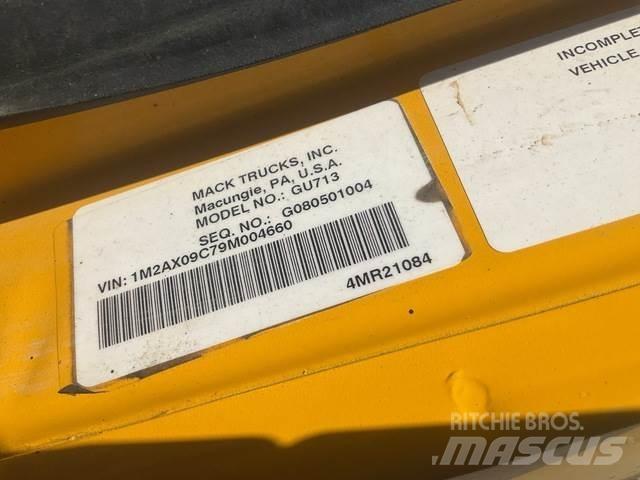 Mack 700 Snežne deske in plugi