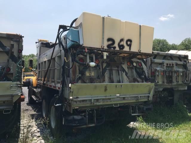 Mack 700 Snežne deske in plugi