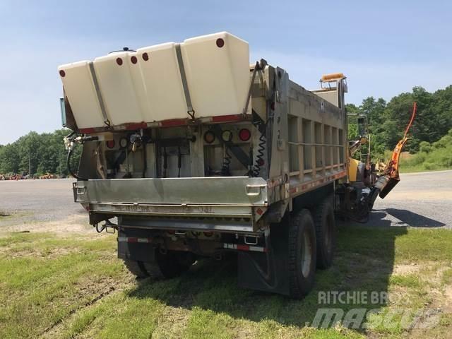 Mack 700 Snežne deske in plugi