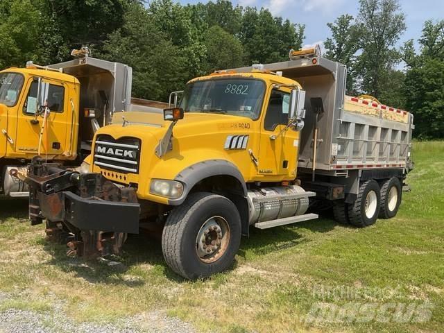 Mack 700 Snežne deske in plugi