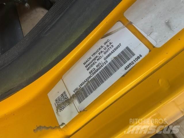 Mack 700 Snežne deske in plugi