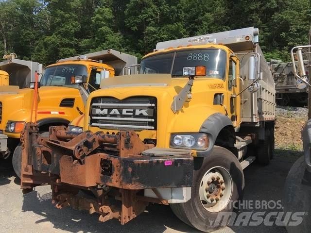 Mack 700 Snežne deske in plugi