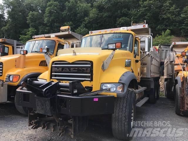 Mack 700 Snežne deske in plugi