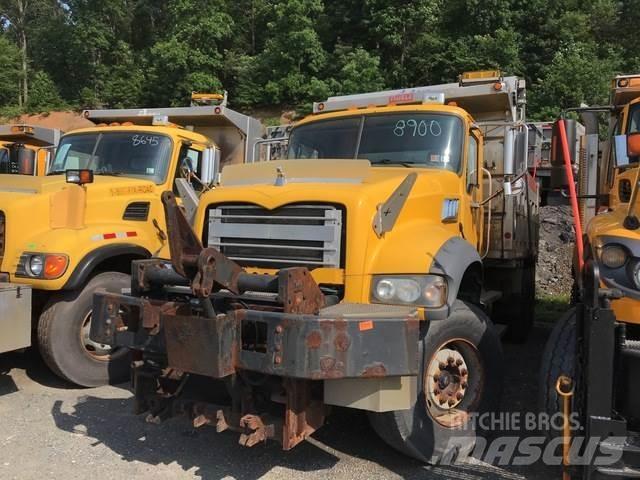 Mack 700 Snežne deske in plugi