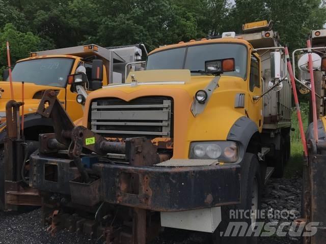 Mack 700 Snežne deske in plugi