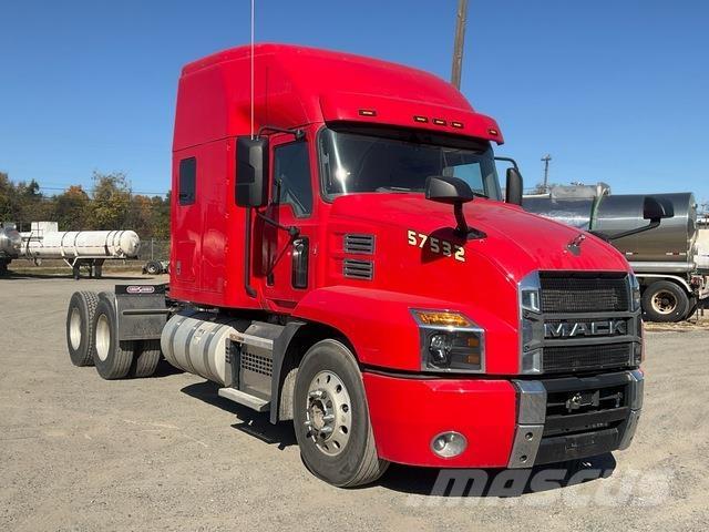 Mack AN64T Vlačilci